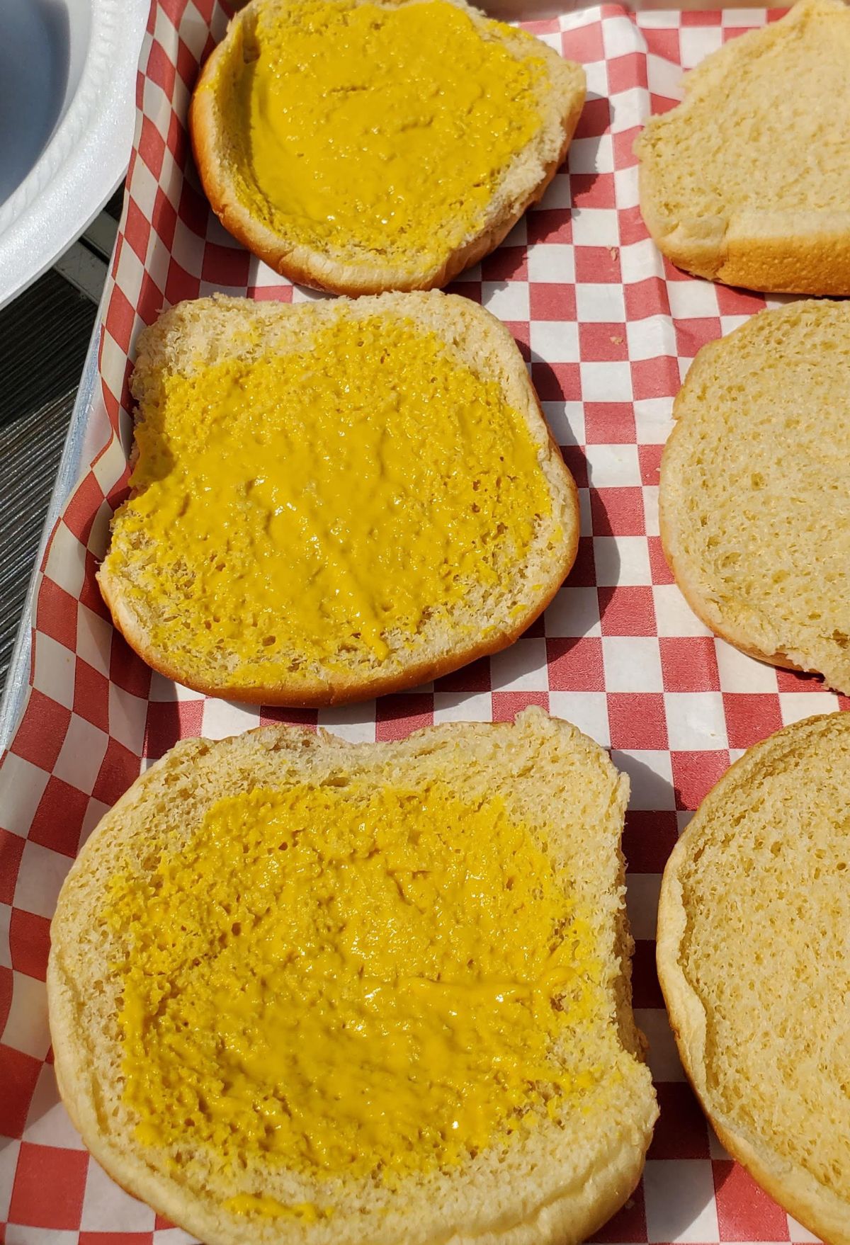 mustard on hamburger bun